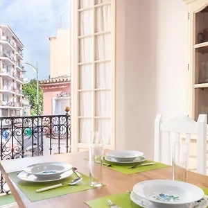 https://luminous-city-apartment-in-historical-building-in-malaga.1costadelsol.com